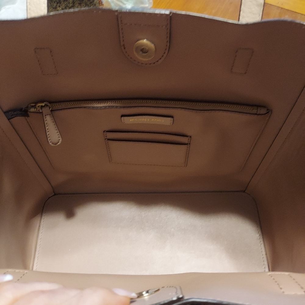 Pocketbook - Picture 2 of 3